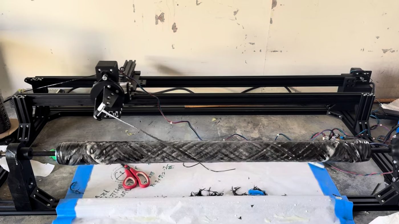 Carbon fiber tube